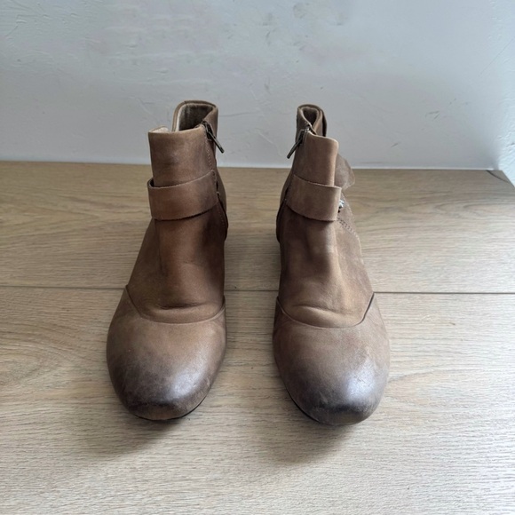 Taos Brown Leather Ankle Booties Size 39 8 - 8.5 - Picture 2 of 5